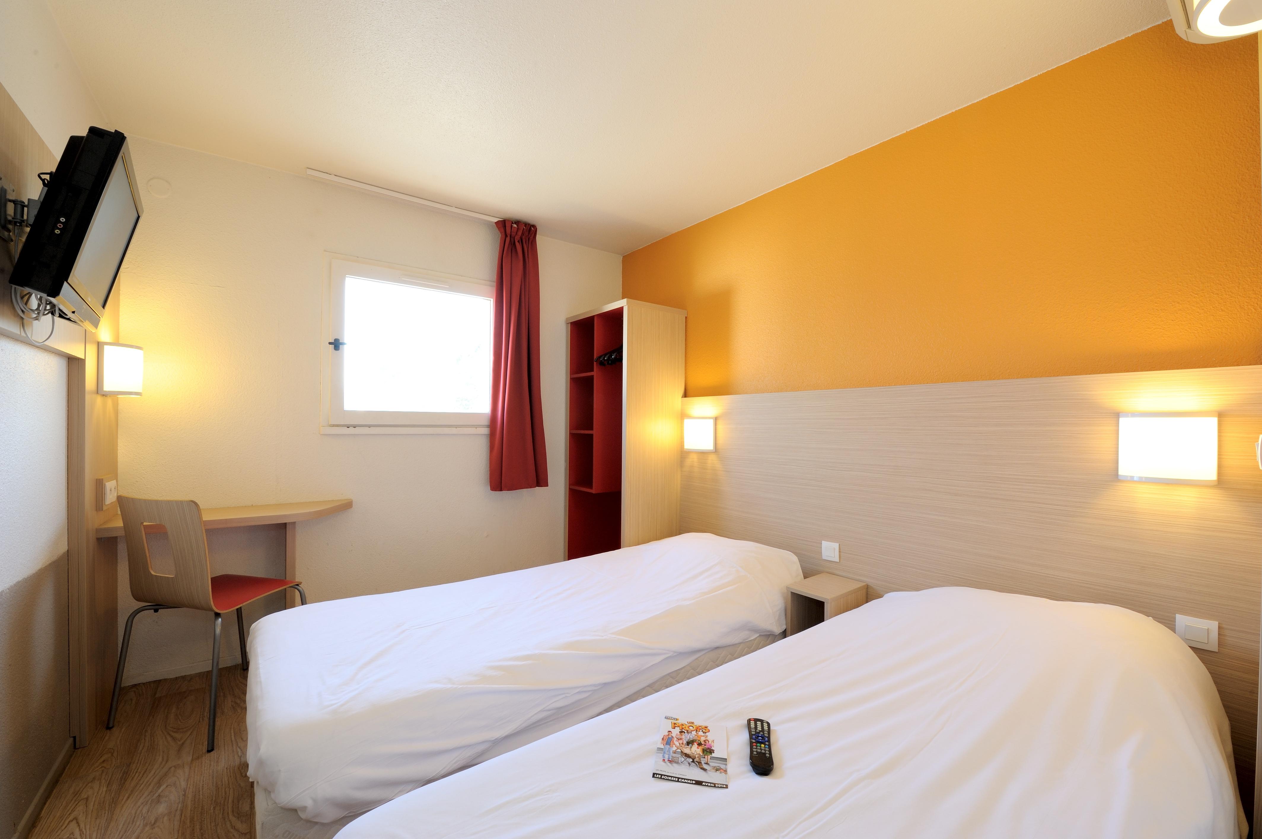 Hotel Kennedy Parc Des Expositions ตาร์บ ภายนอก รูปภาพ
