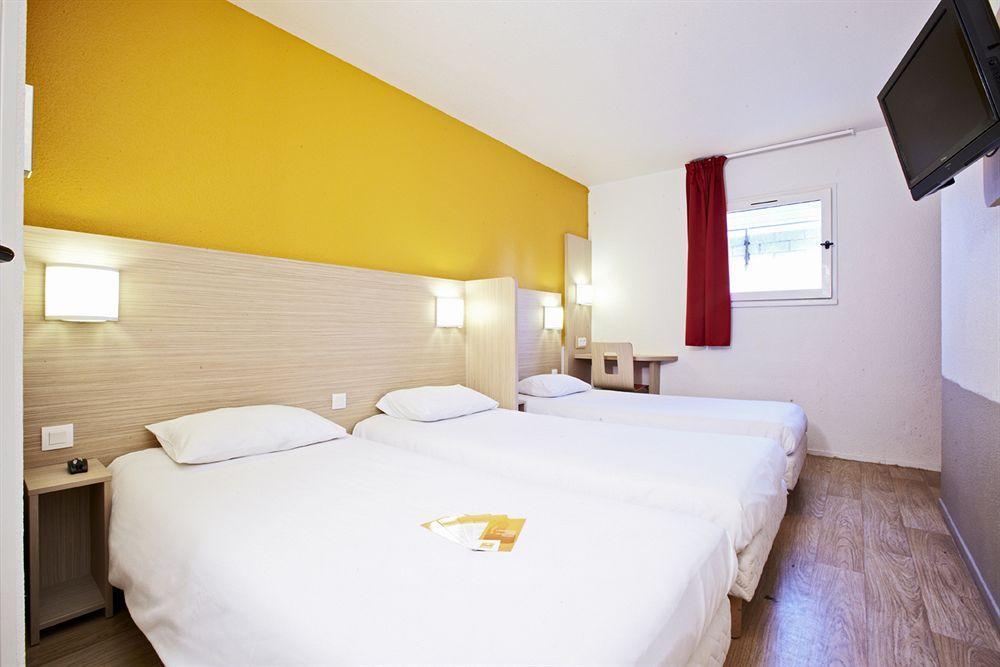 Hotel Kennedy Parc Des Expositions ตาร์บ ภายนอก รูปภาพ