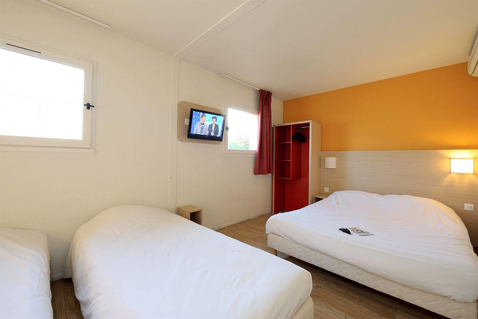 Hotel Kennedy Parc Des Expositions ตาร์บ ภายนอก รูปภาพ