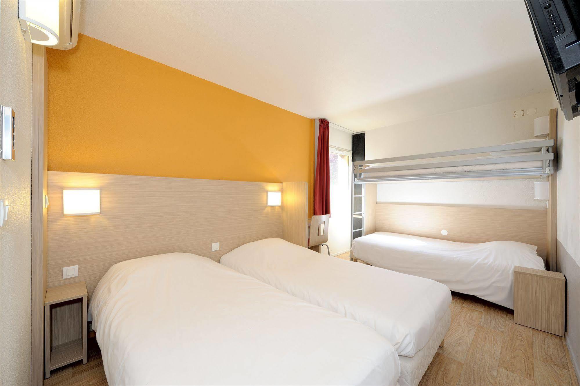 Hotel Kennedy Parc Des Expositions ตาร์บ ภายนอก รูปภาพ