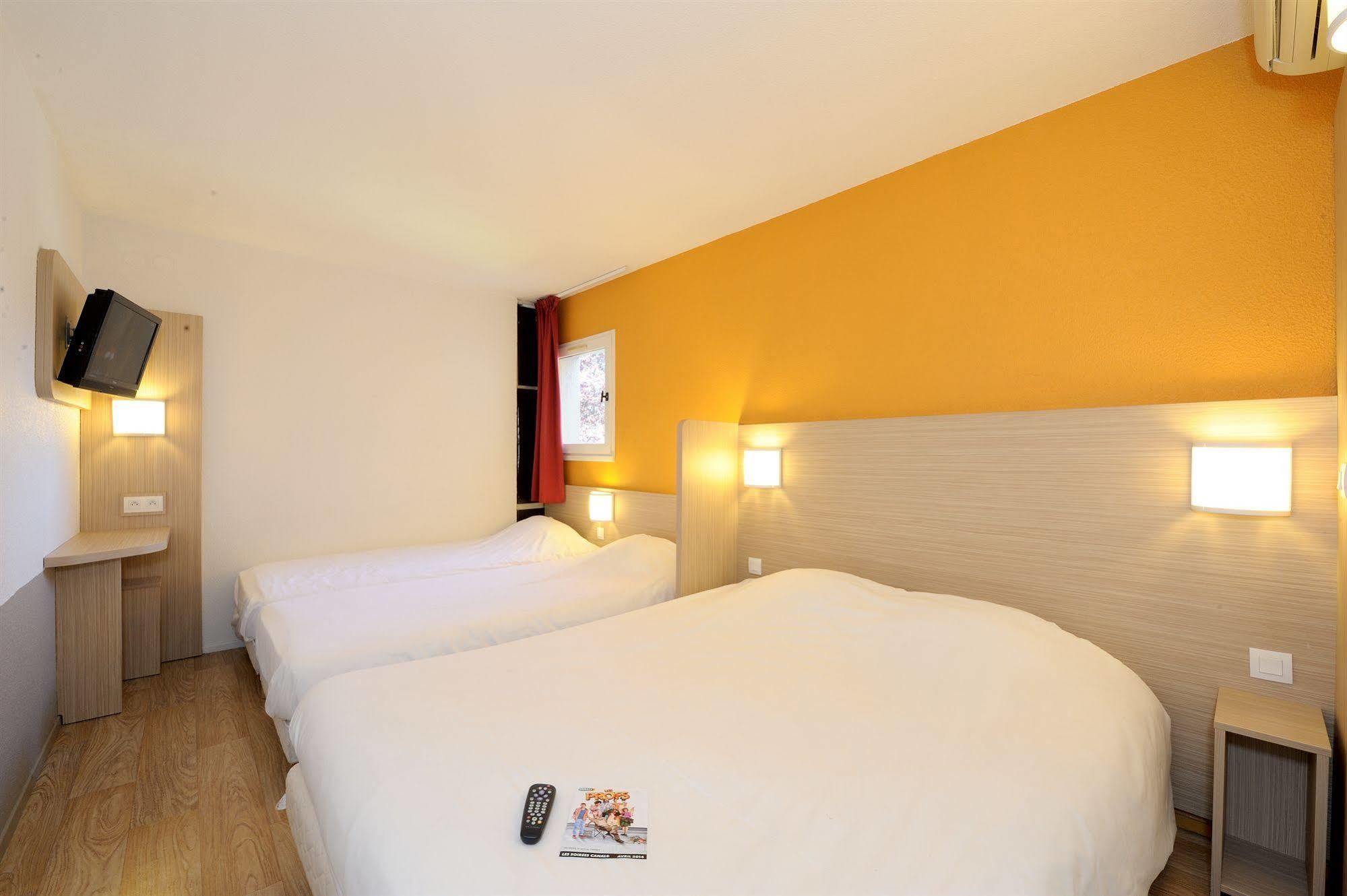 Hotel Kennedy Parc Des Expositions ตาร์บ ภายนอก รูปภาพ