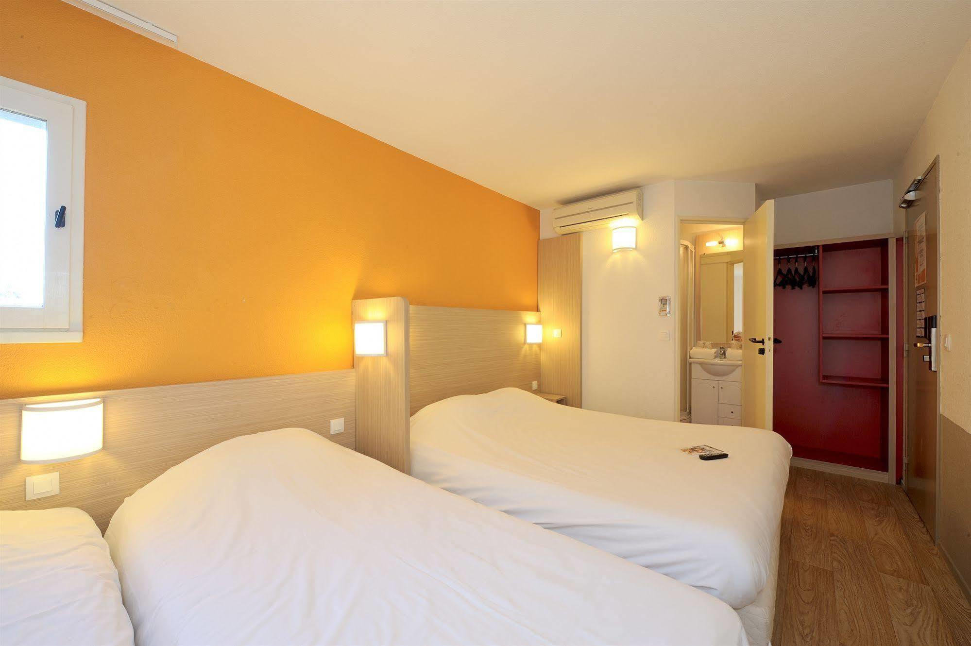 Hotel Kennedy Parc Des Expositions ตาร์บ ภายนอก รูปภาพ